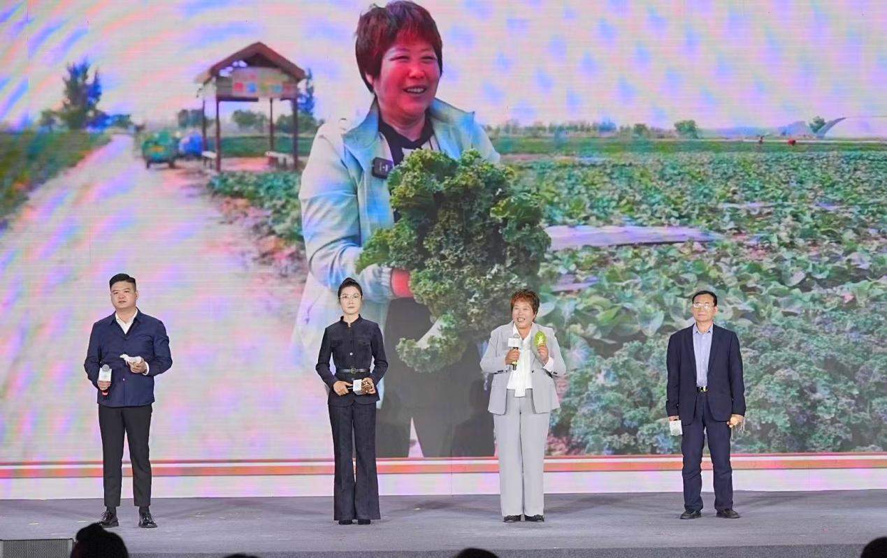 青春华章 强农报国丨把青春“种”进土地
