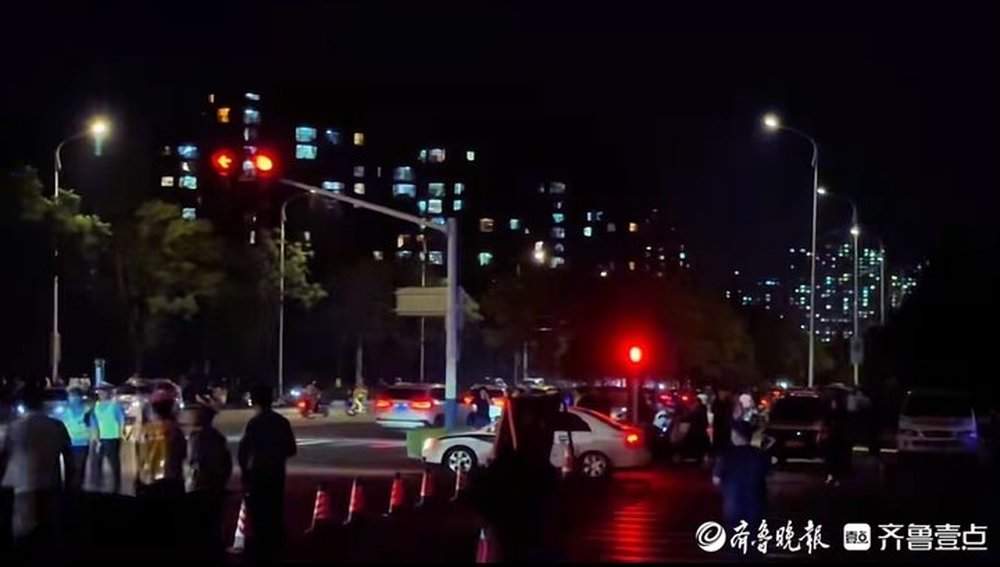 记者夜探章丘公安围堵“鬼火少年”：连续三天设卡 查扣近百辆车