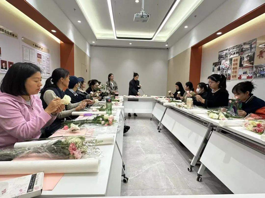 白天上班，晚上学艺！夜校为何在年轻人里火出圈？