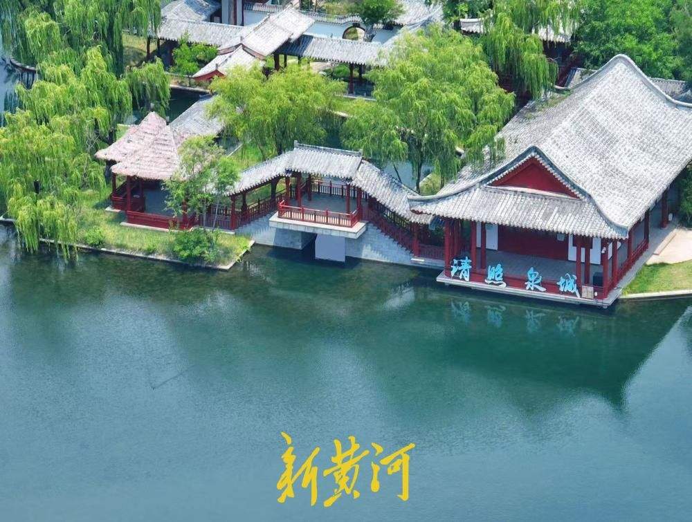 一年四季 泉在济南｜满目青翠漾清泉 夏日百脉泉公园引游人沉醉流连