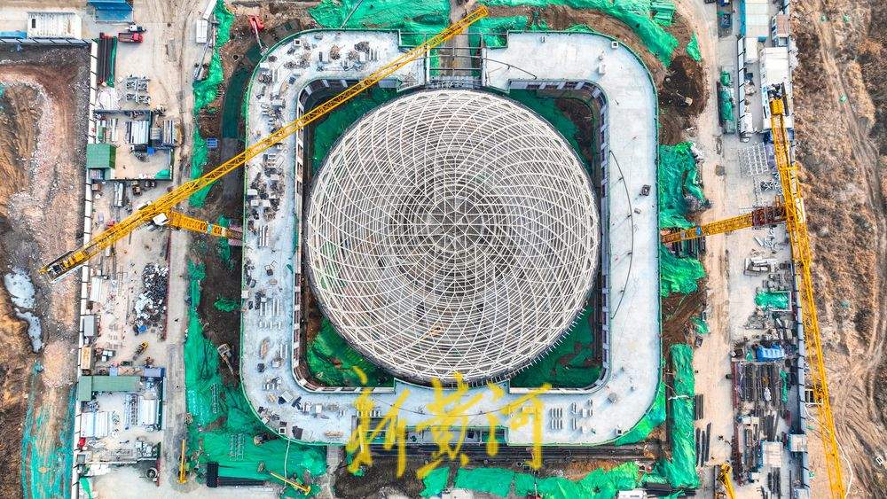 山东大学齐鲁医院国家医学中心院区建设迎新进展,穹顶钢屋盖吊装到位