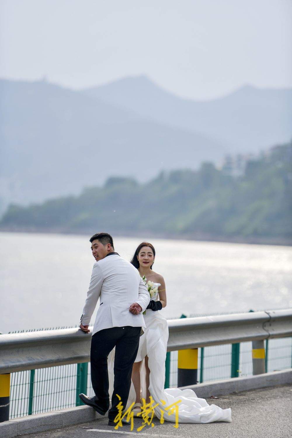 青山环绕碧水荡漾 水库治愈系美景引来打卡热