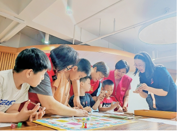 融媒·先锋丨“魔法”行动：“魔法奶奶团”带动156人签下“党员承诺卡”