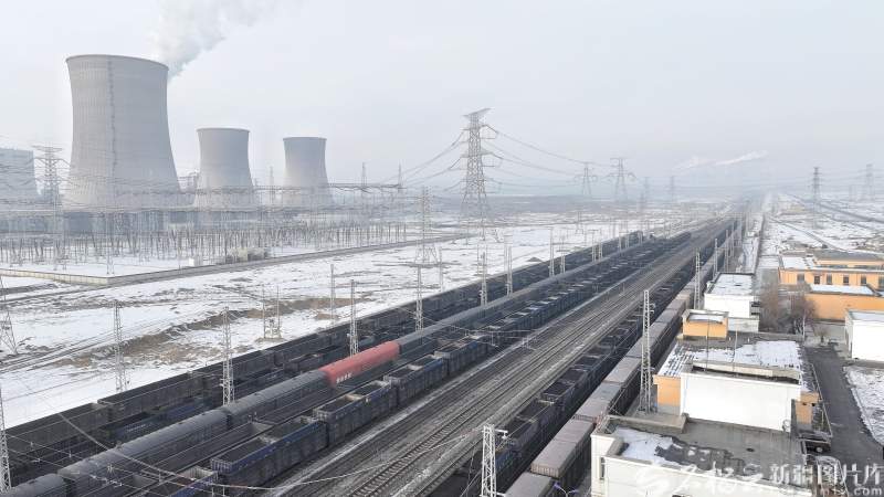 新疆铁路客货运量双线飘红的背后