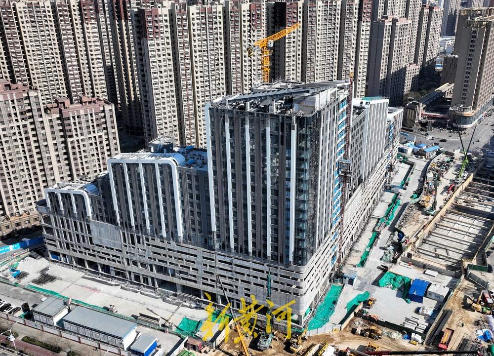 全国首个“万象里”进入外立面装饰阶段