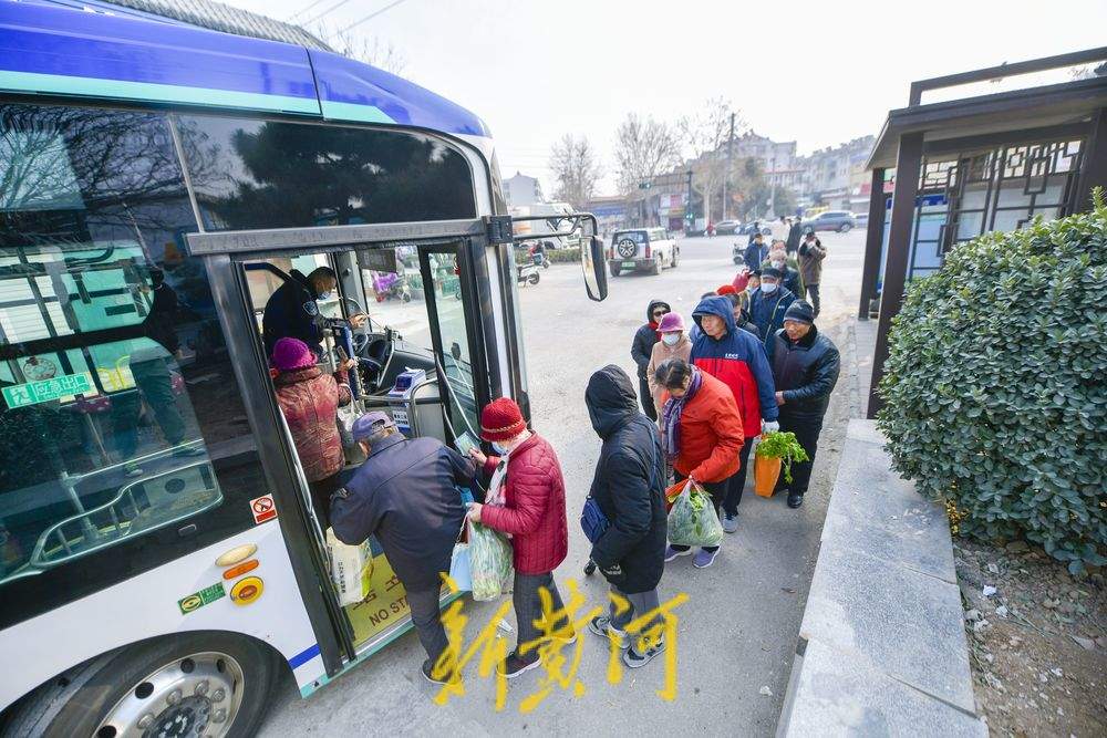 “泉”在济南过大年｜乘公交赶大集！济南近郊公交车变身“赶集专线”
