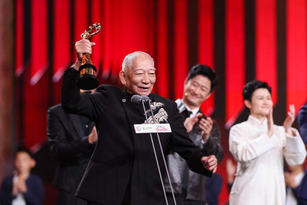 第十六届北京国际电影节圆满闭幕 “天坛奖”礼赞春日光影盛宴