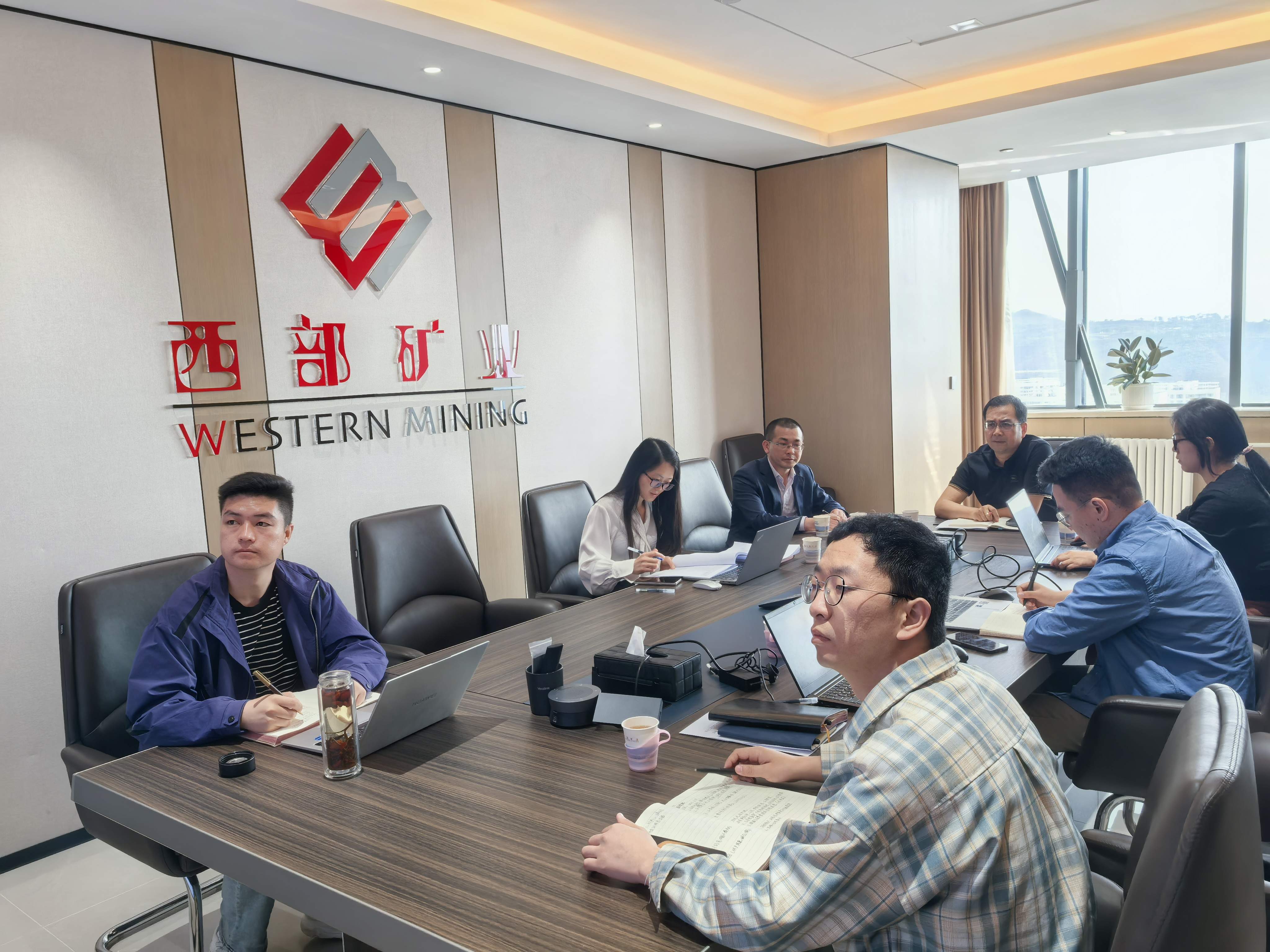 【“法治护航高质量发展”全国重点网络媒体青海行】法治西矿：“熔”出高质量发展新活力