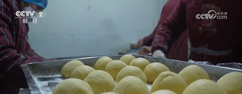 多地年货大集琳琅满目供销两旺 浓浓“烟火气”里喜迎新春佳节