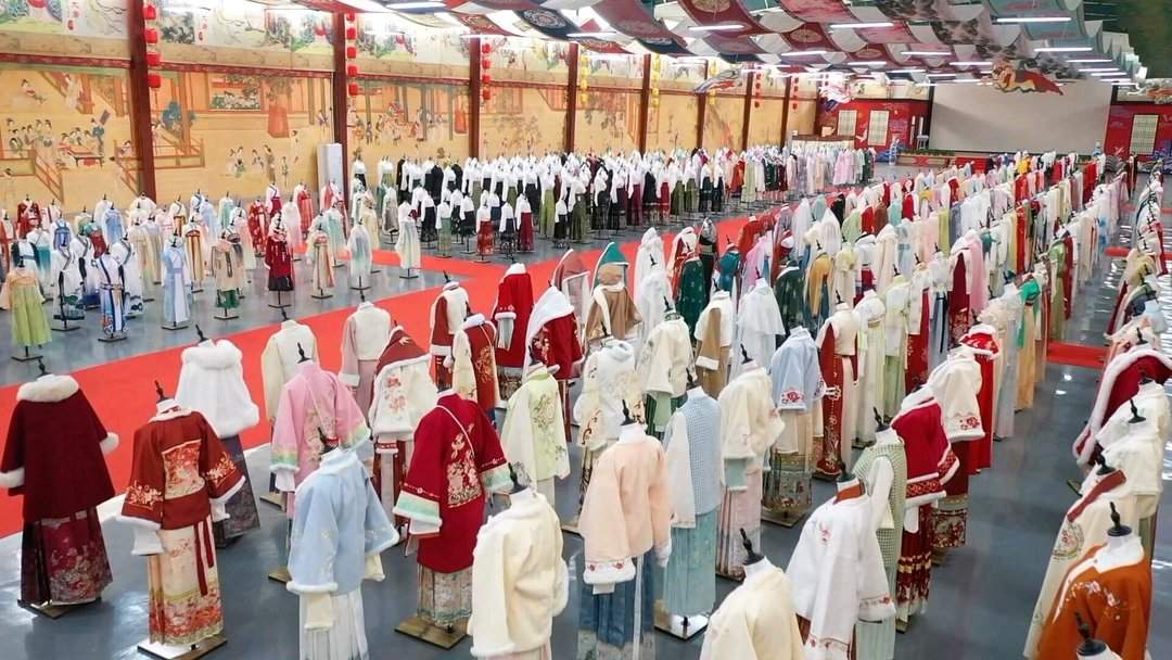 “双11”未至曹县电商迎爆发式增长 快递日收发量达70万单