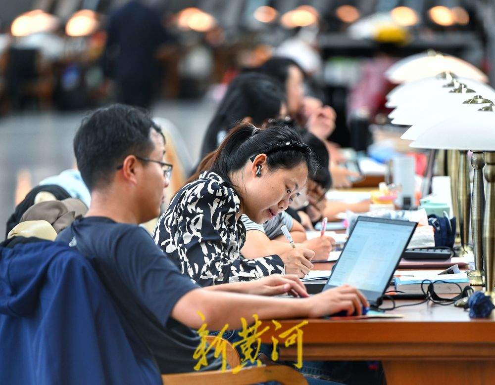 一年四季 泉在济南丨书山墨海里度过别样双节假期