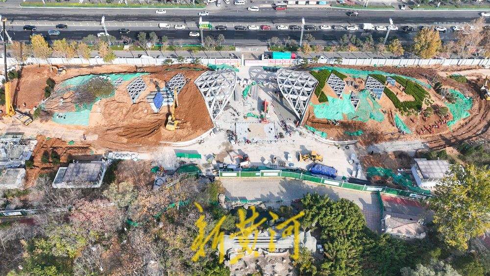 地铁出入口披绿装 融入济南城市公园绿肺