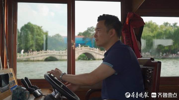 护城河开船工：虽没成航海家，船长梦却实现了