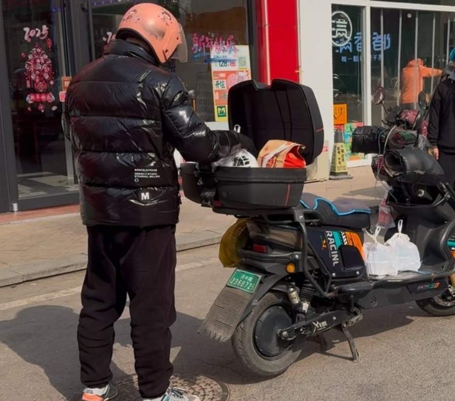 济南外卖骑手谈“骑手入社保”：有期待，也有忐忑