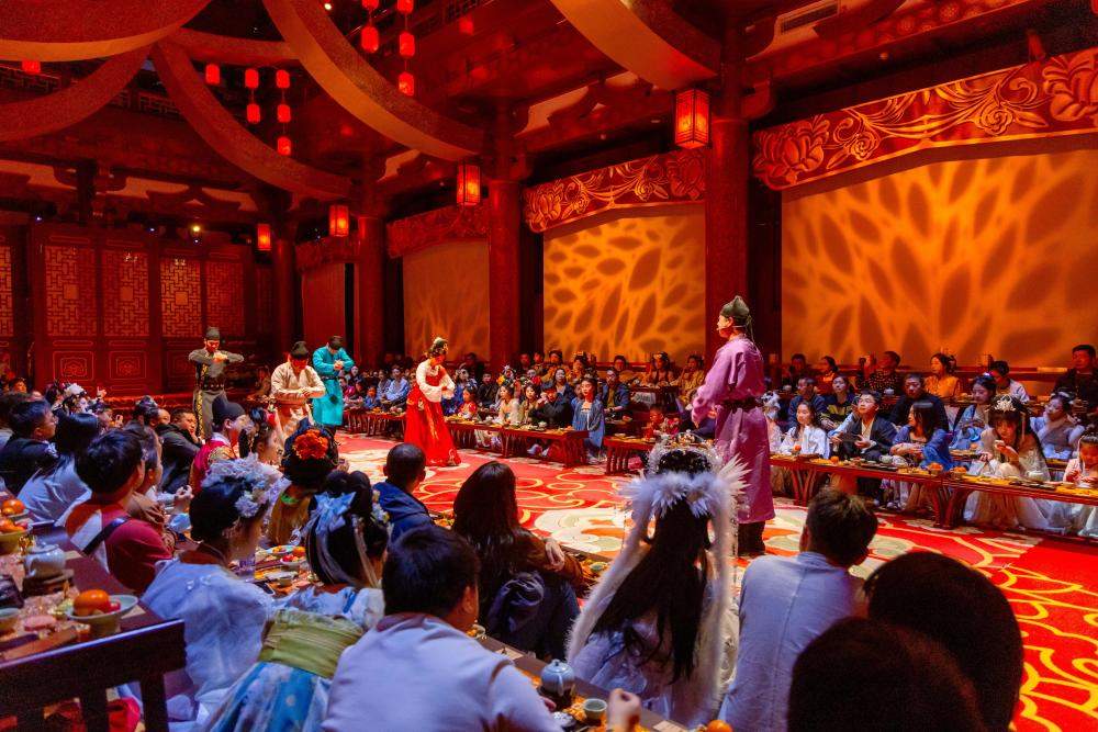 春日经济新图景｜春光入戏，“演艺经济”活力勃发！