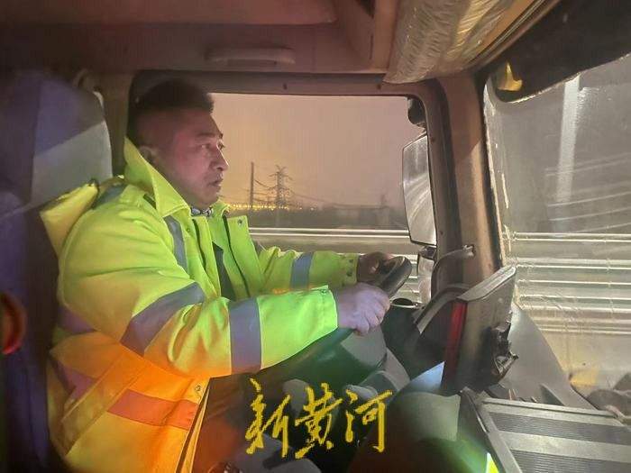 彻夜清雪保畅通无阻！看，这是济南雪后的高架路