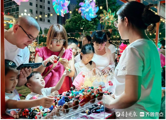 烟火赋新韵 外摆聚活力，济南多点发力激活城市消费新动能