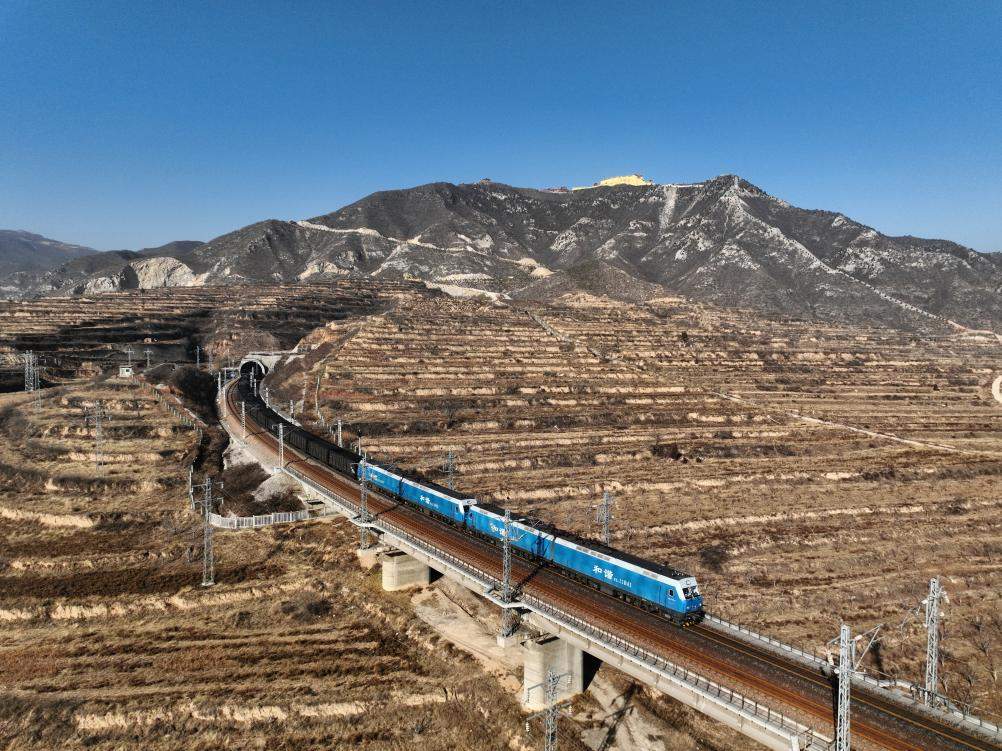 90.2亿人次！2025年春运“跑”出新纪录