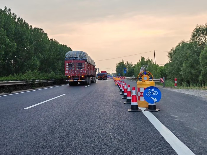 项目强省会|热火朝天!济南"养护第一团"鏖战220国道济阳段