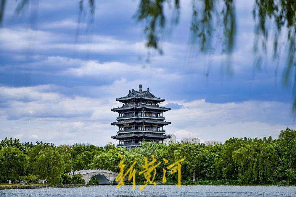 一年四季 泉在济南｜云层瞬息万变 济南夏日凉爽伴云来