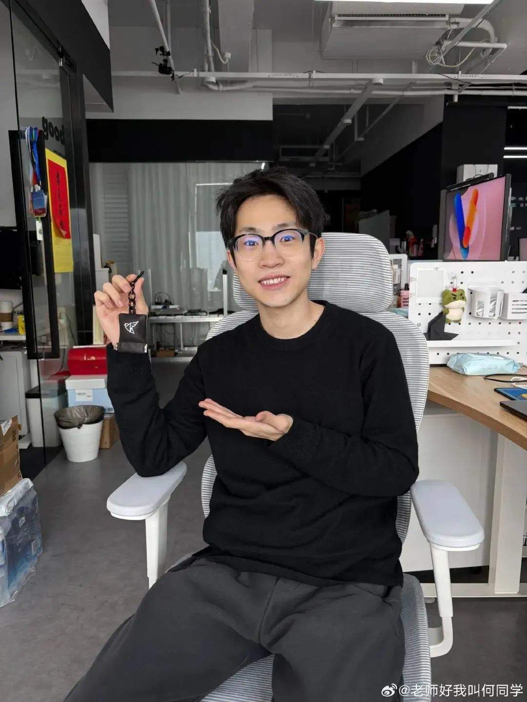 千万粉丝博主“何同学”复更,评论区翻车!此前言论惹众怒,一夜掉粉过万