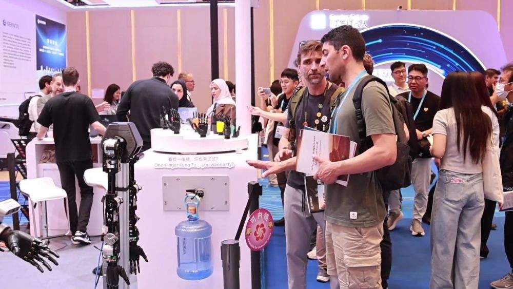 新华视点｜消费向新 外贸向暖——从多场景看中国经济活力