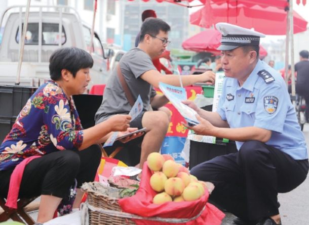 济南交警用文明交通助推城市文明建设