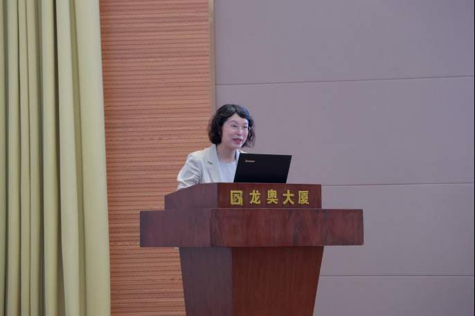 山东省系列主题宣讲活动——济南市学习贯彻习近平法治思想主题宣讲首场报告会举办
