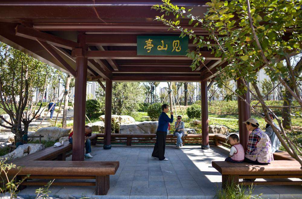 济南北湖片区再添滨水休闲空间 市民河畔一览水天一色美景