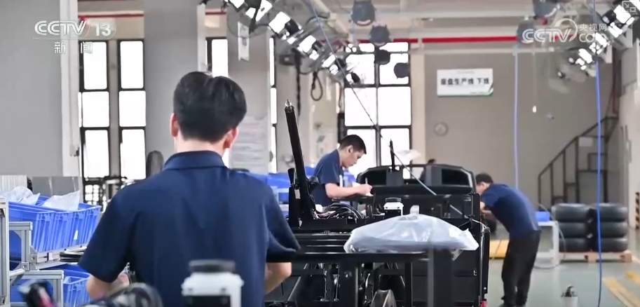 “爆款”“上头”！多维度观察 外贸凭借“硬核支撑”铺开全球贸易“网络”