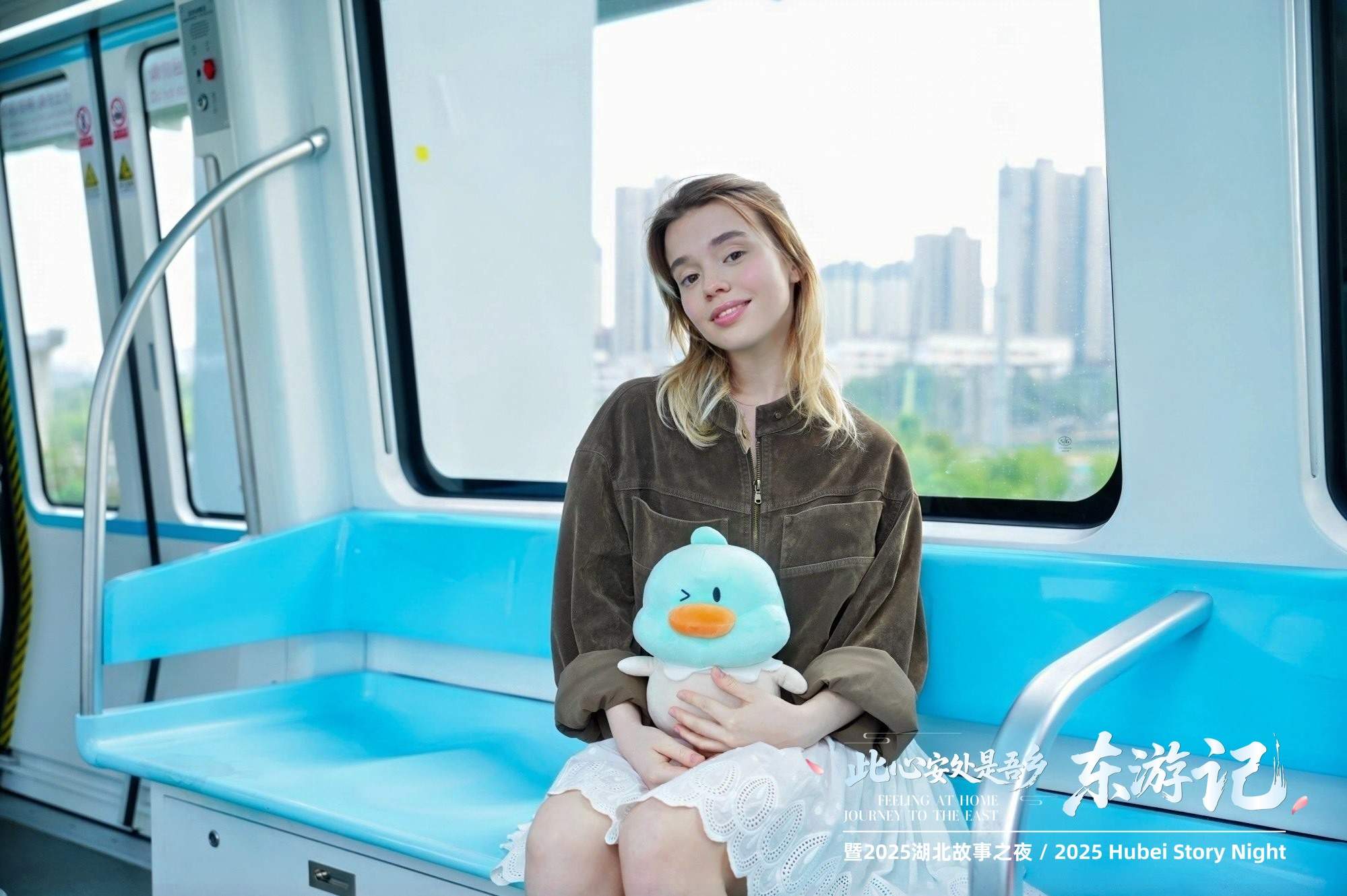 解锁新技能：老外变“老内” 直播带货忙