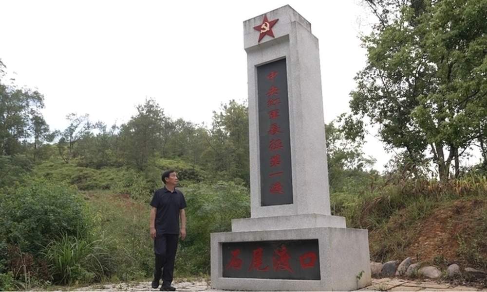 追光十万里 