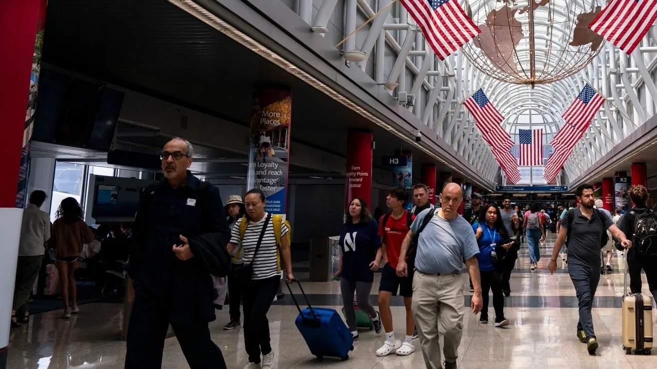 政府停摆致人手紧张 美多个城市航班大面积延误