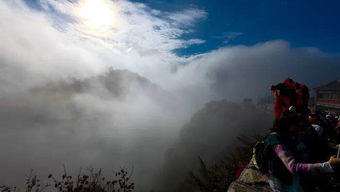 山东秋雨破纪录，70年同期最多，接下来还是雨雨雨雨雨，局部有暴雨或大暴雨