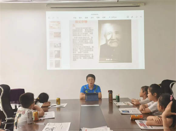 2025爱心暑期第一站｜社区暑期行 走进辛西社区播撒红色种子浇灌美育新芽