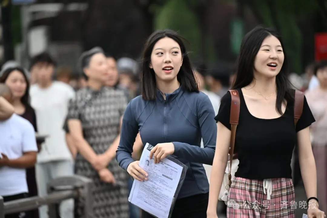 嚯！今天送考名场面，来了