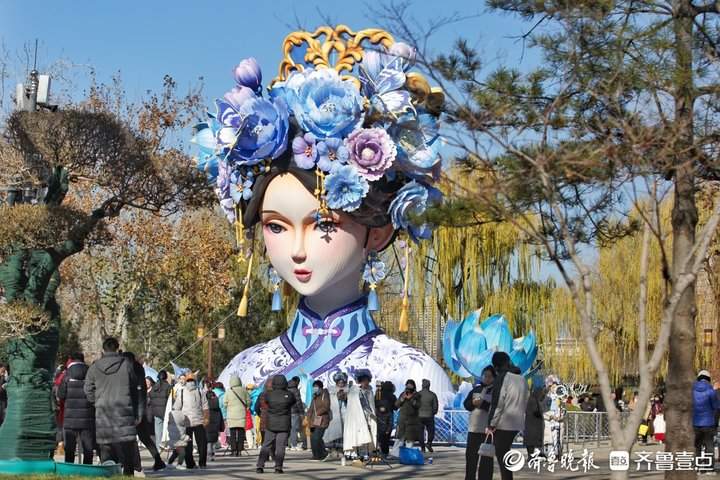 以一己之力“卷起”花灯江湖，“夏雨荷”究竟有何能量