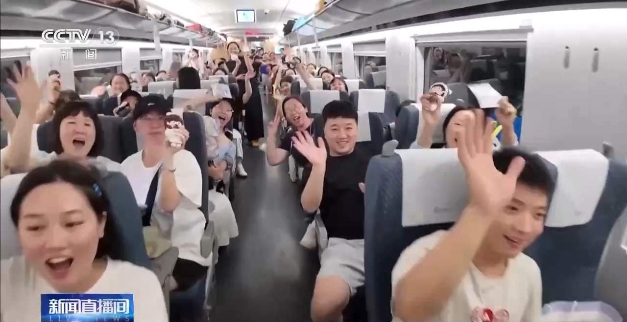 跨省奔赴音乐之约 演唱会音乐节成文旅消费新引擎