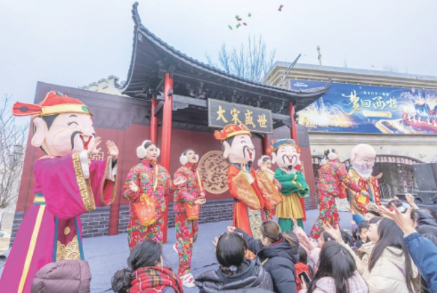 马年新春泉城年味爆棚 灯会庙会非遗市集 欢乐不重样