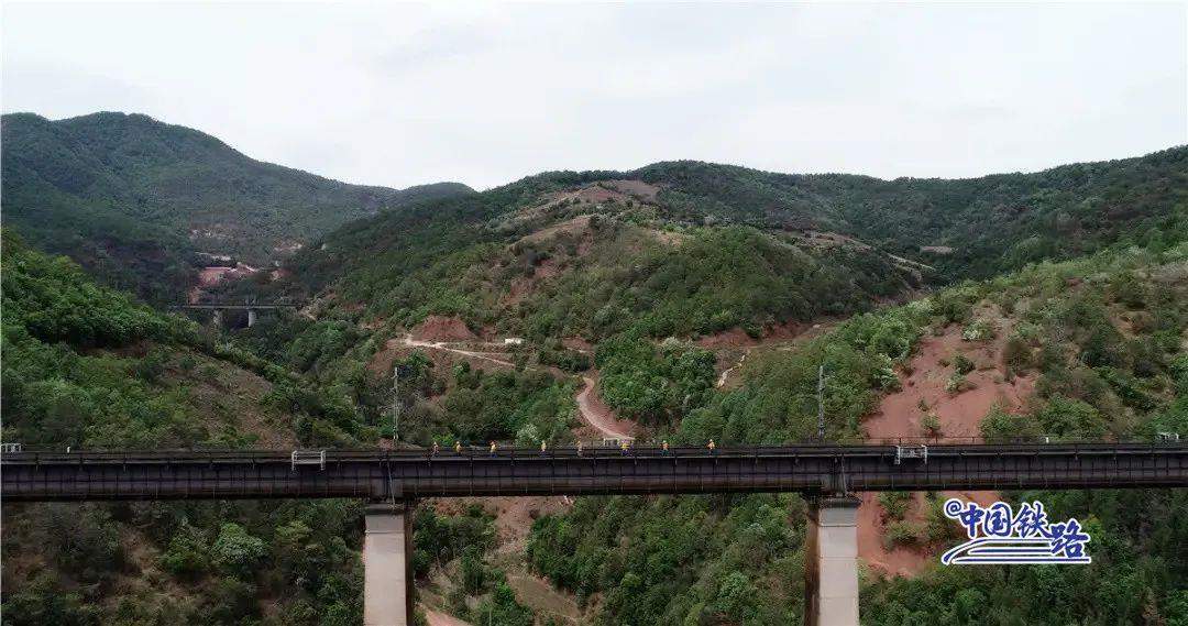 龙年大吉!“龙”字号车站送上祝福