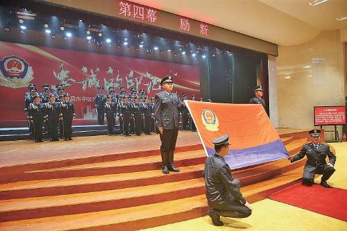打亮聚光灯，让“星警”更闪耀！市中公安多举措培育“经纬星警”