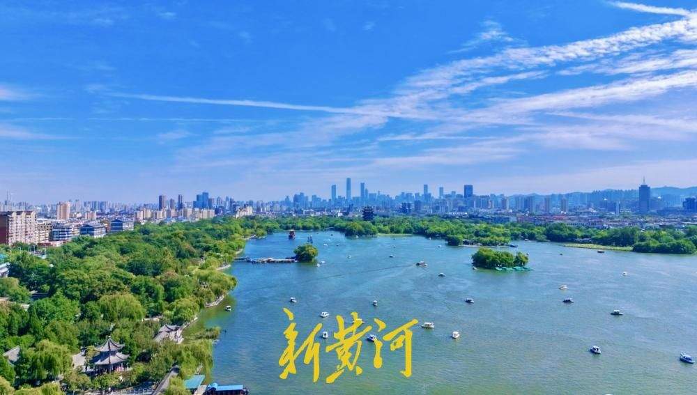 一年四季 泉在济南丨大明湖泛舟尽赏“一城山色半城湖”