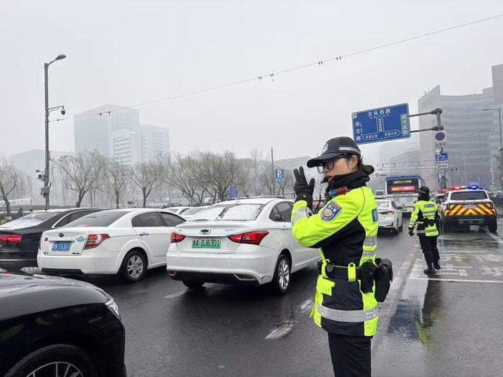 花灯会期间趵突泉景区明确无人机禁飞要求,多部门联动守护市民赏灯平安路