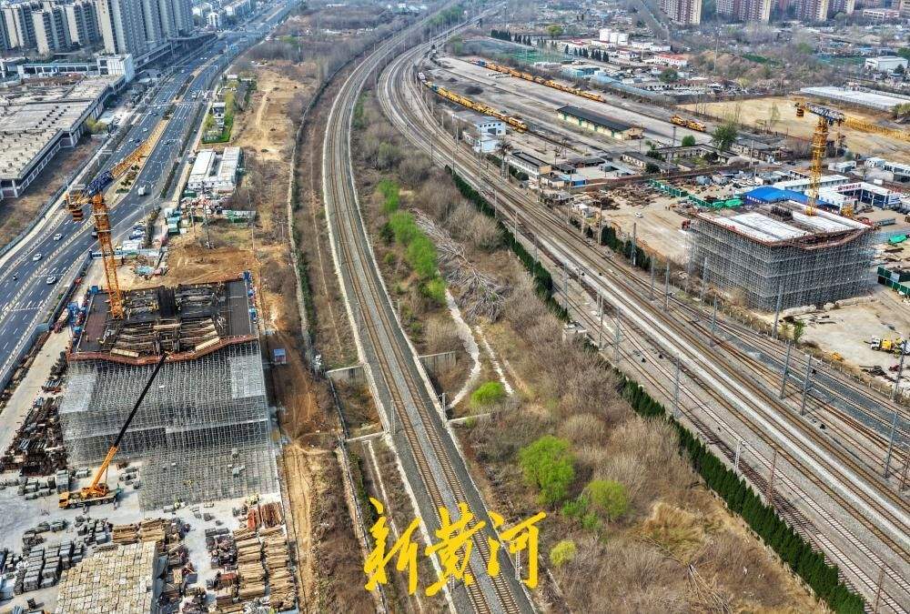 济南开源路项目主桥第一节段箱梁混凝土完成浇筑