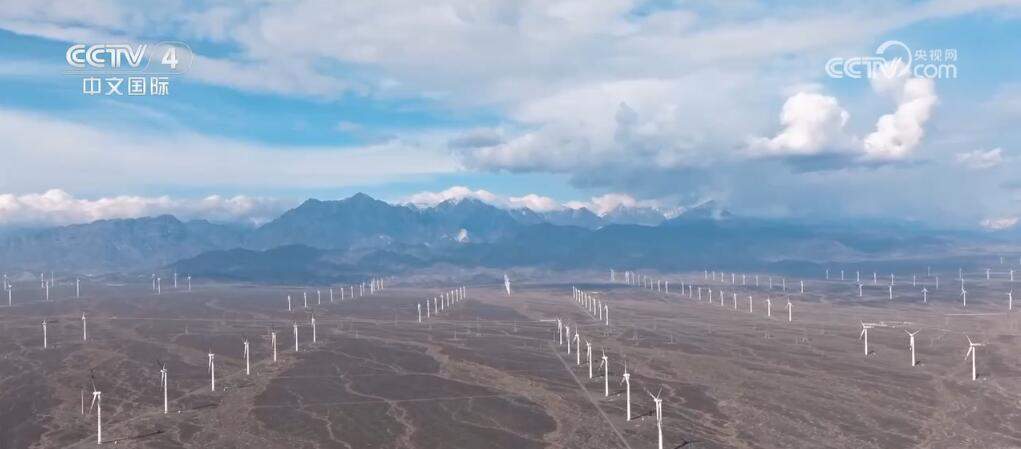 为主体的新型电力系统建设,提高可再生能源比例,推进大型风电光伏基地