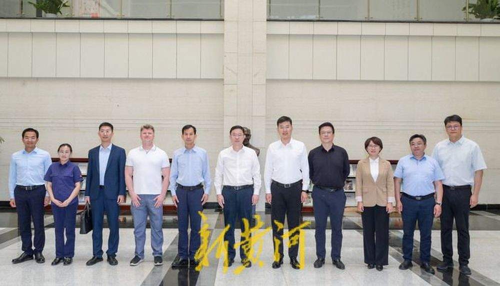 “海右人才驻济高校行”走进山东财经大学