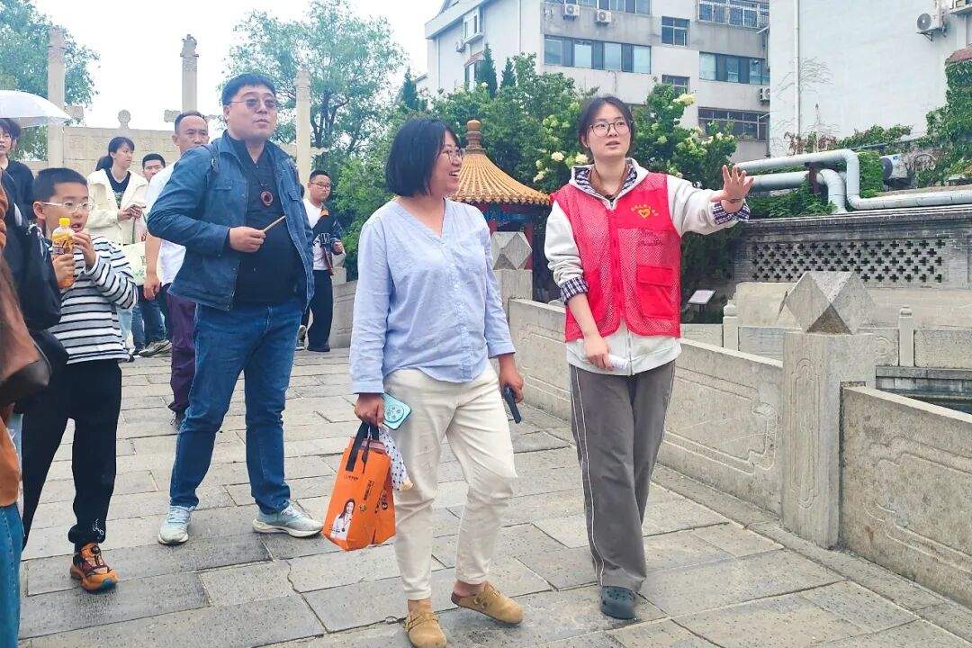 当“五一”遇“五四”，泉城青年志愿者以志愿践初心，用服务暖全城