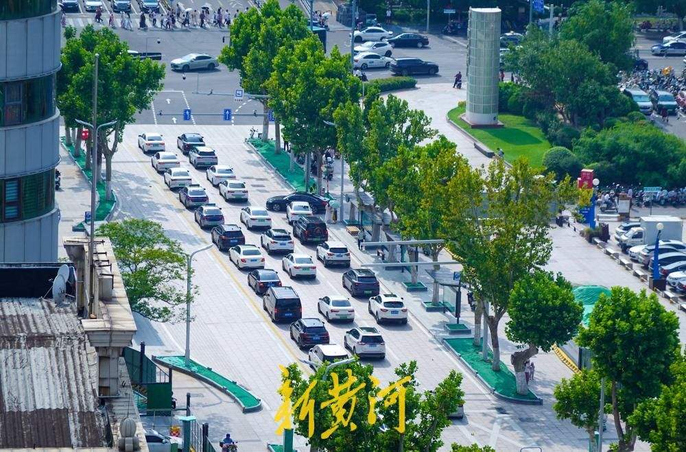 济南：泉城路西段机动车道今日通车 全线恢复双向通行