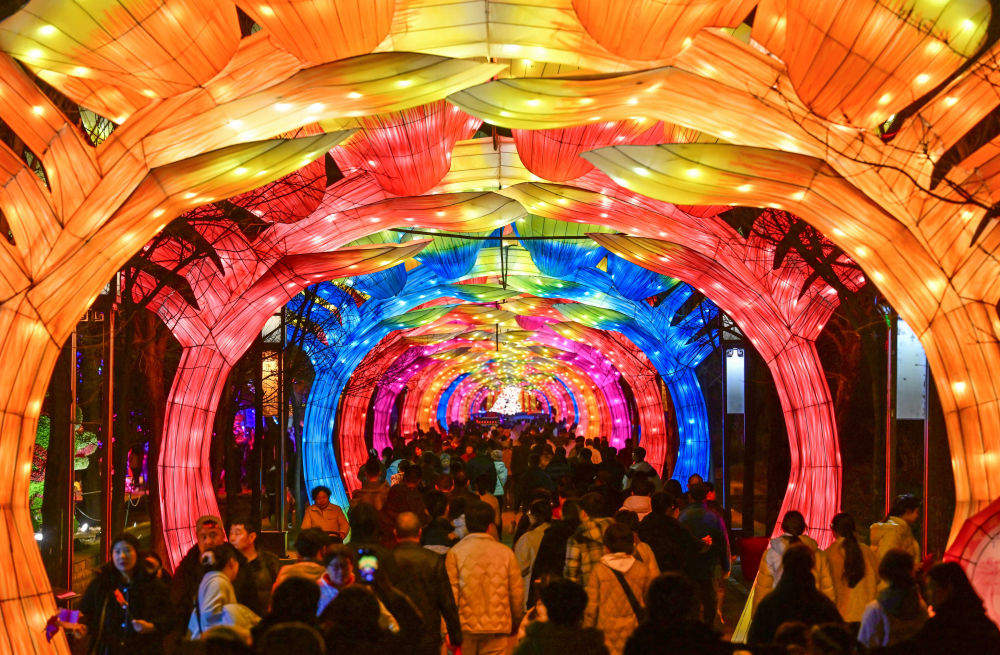 策“马”出游!最长春节假期5.96亿人次创新高