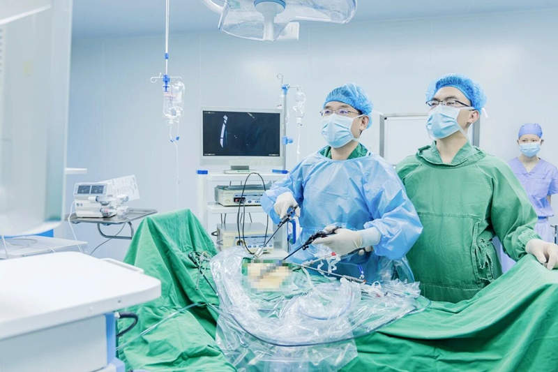 一束鲜花表谢意，一份信赖寄四川结石病医院！八年结石，患者隐痕保胆终遂心 - 商业 - 科智网 